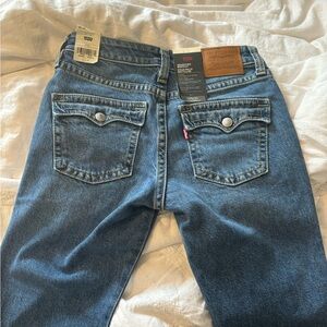 NEW* Levi’s Size 27